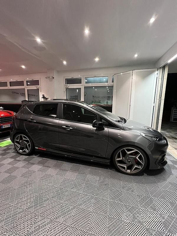 Usata Ford Fiesta ST 2019 Grigio Utilitaria