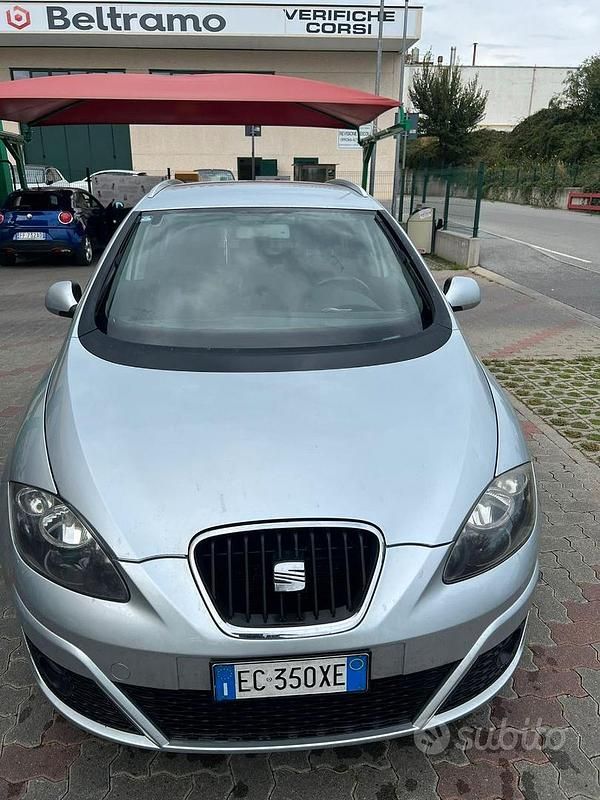 Usata Seat Altea XL 102 CV (75 kW) 2010 Grigio Monovolume