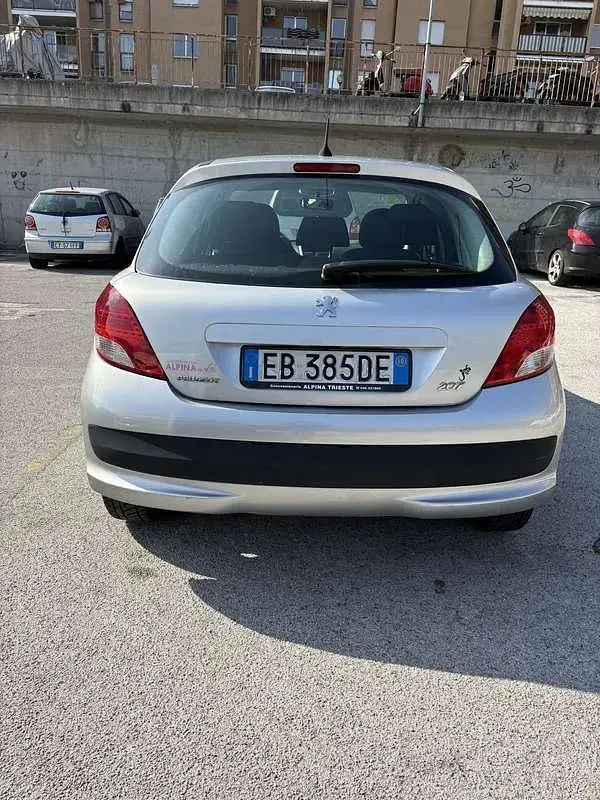 Usata Peugeot 207 73 CV (53 kW) 2010 Berlina