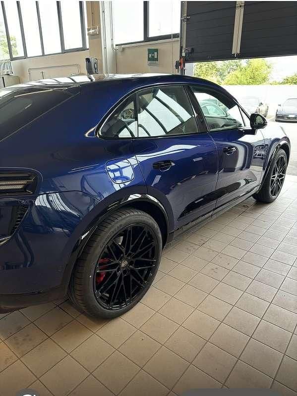 Usata Porsche Macan Turbo 144 kW (197 CV) 2024 Blu/azzurro SUV
