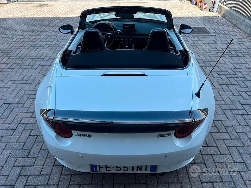 Usata Mazda MX5 Inclusive 160 CV (117 kW) 2016 Bianco Cabrio