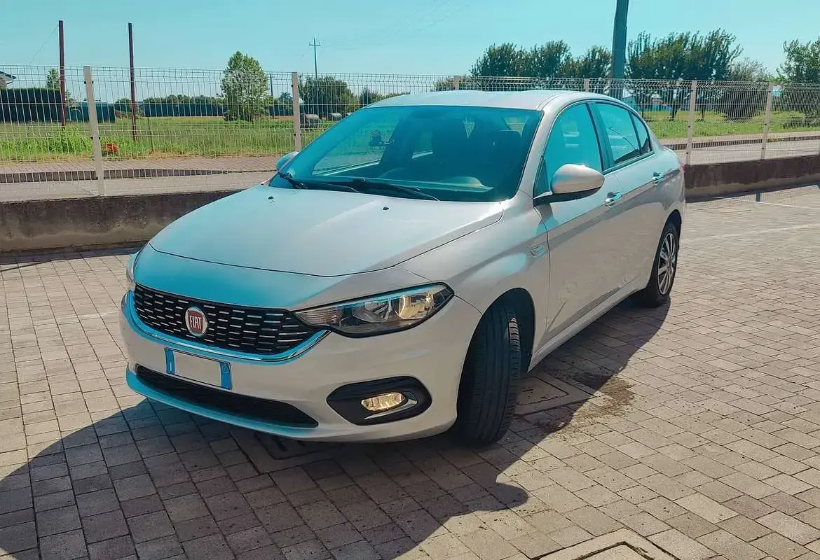 Usata Fiat Tipo Easy 95 CV (69 kW) 2018 Argento Berlina