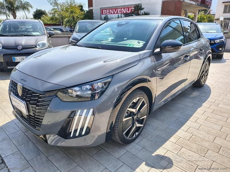 Usata Peugeot 208 GT 136 CV (100 kW) 2025 Grigio Utilitaria