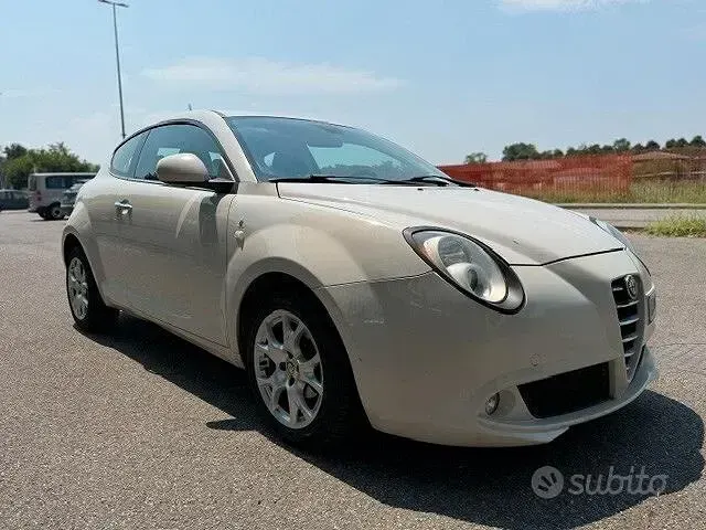 Usata Alfa Romeo MiTo Distinctive 105 CV (77 kW) 2010 Bianco Utilitaria