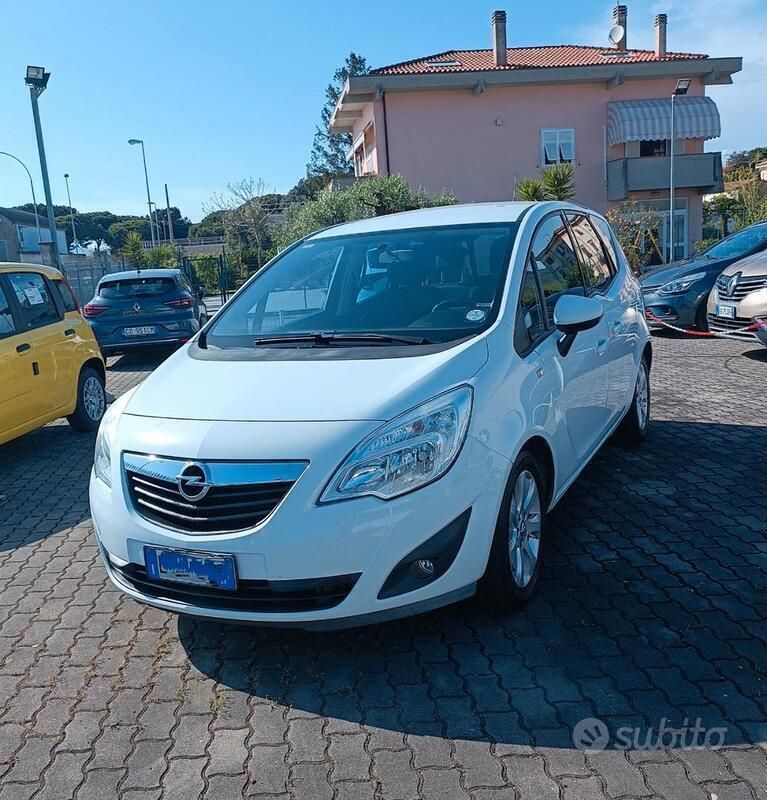 Usata Opel Meriva 95 CV (69 kW) 2014 Bianco Monovolume