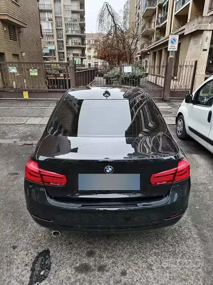 Usata BMW 318 150 CV (110 kW) 2017 Nero Berlina
