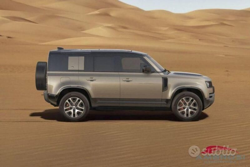 Usata Land Rover Defender Dynamic 404 CV (297 kW) 2023 Grigio metallizzato SUV