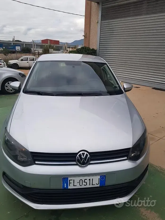 Usata VW Polo Trendline 75 CV (55 kW) 2017 Grigio Berlina