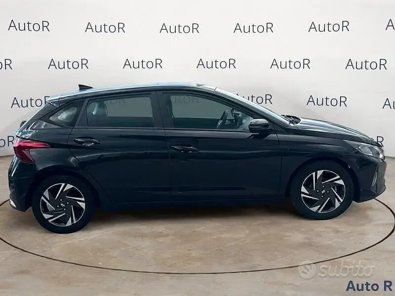 Usado Hyundai i20 84 HP (61 kW) 2022 Preto Citadino