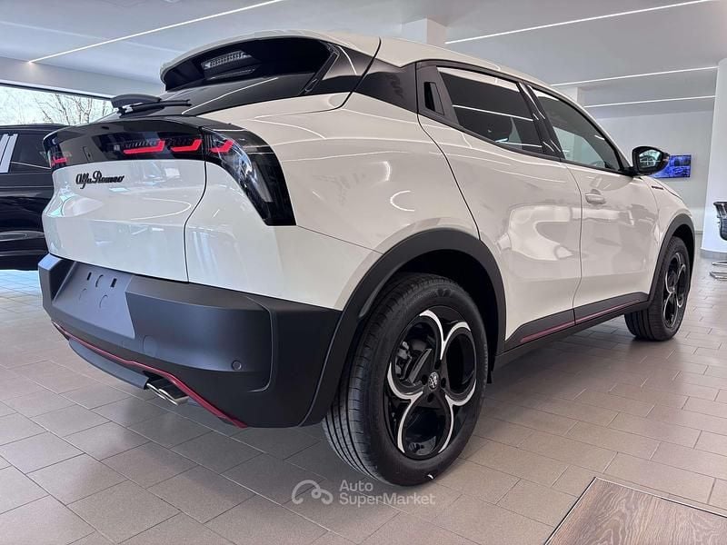 Nuova Alfa Romeo Junior Edizione Speciale 136 CV (100 kW) 2025 Bianco SUV