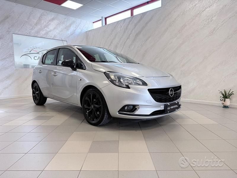 Usata Opel Corsa 75 CV (55 kW) 2015 Argento Utilitaria