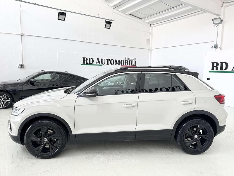 Usata VW T-Roc Advance 150 CV (110 kW) 2022 Samosbeige metallizzato SUV