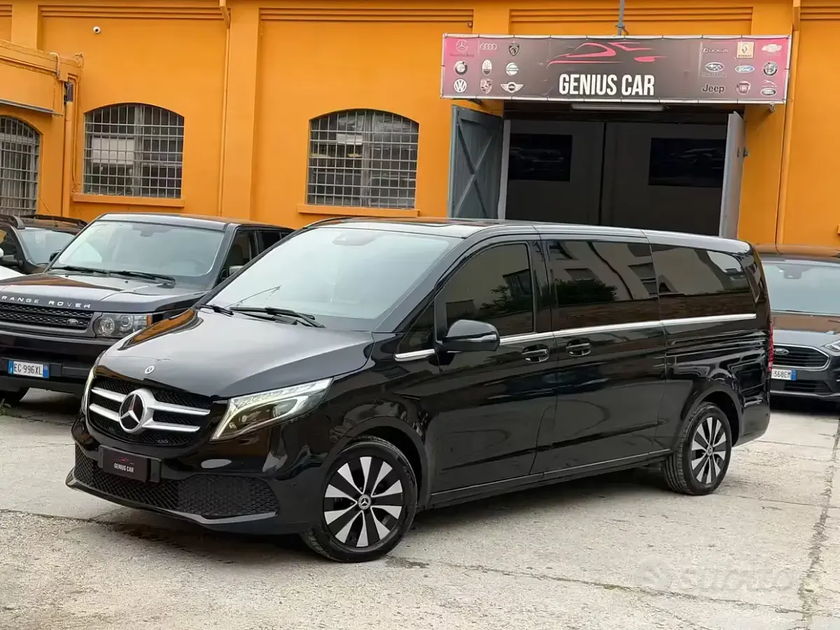 Usata Mercedes V220 Executive 163 CV (119 kW) 2022 Nero Monovolume