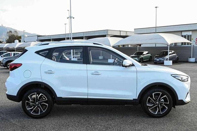 Usata MG ZS Luxury 106 CV (77 kW) 2024 Bianco Berlina