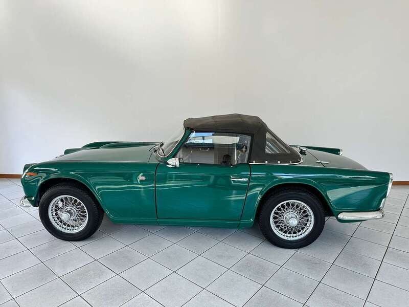 Usata Triumph TR4 101 CV (74 kW) 1963 Verde Cabrio