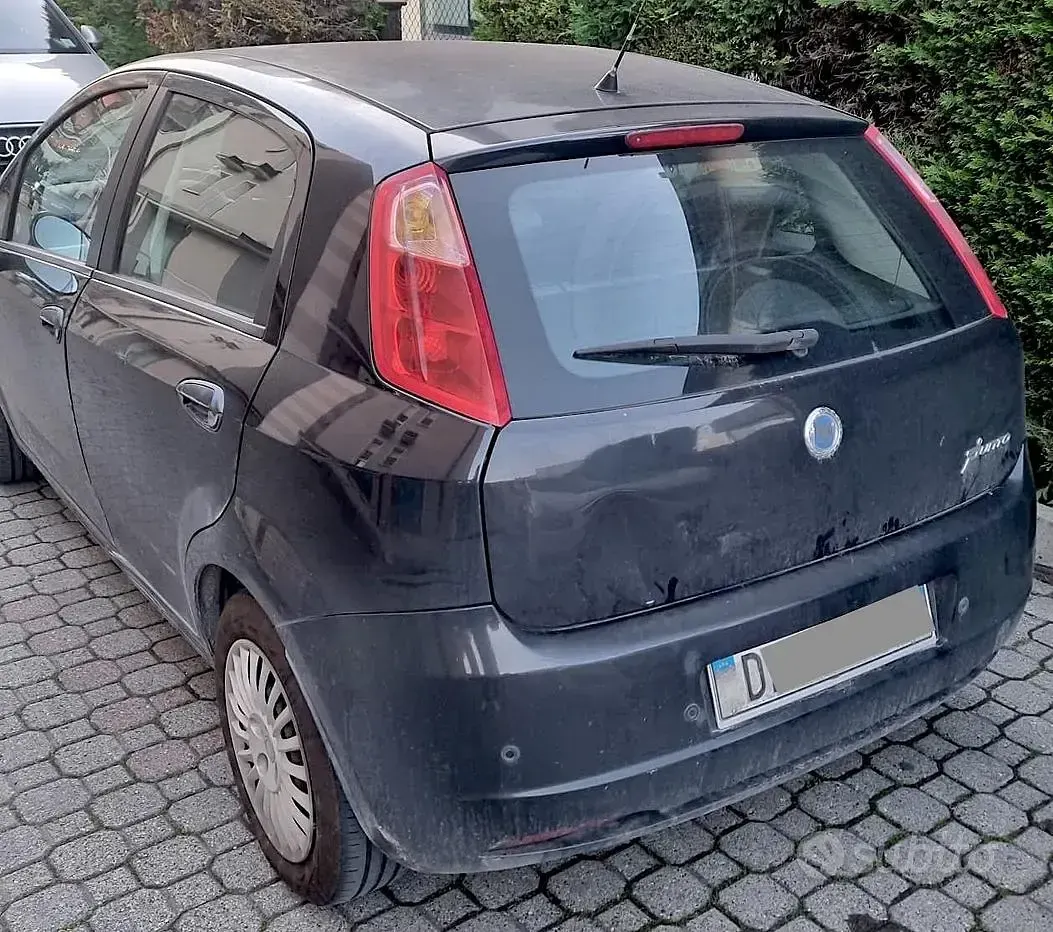 Usata Fiat Grande Punto Dynamic 90 CV (66 kW) 2006 Nero Utilitaria