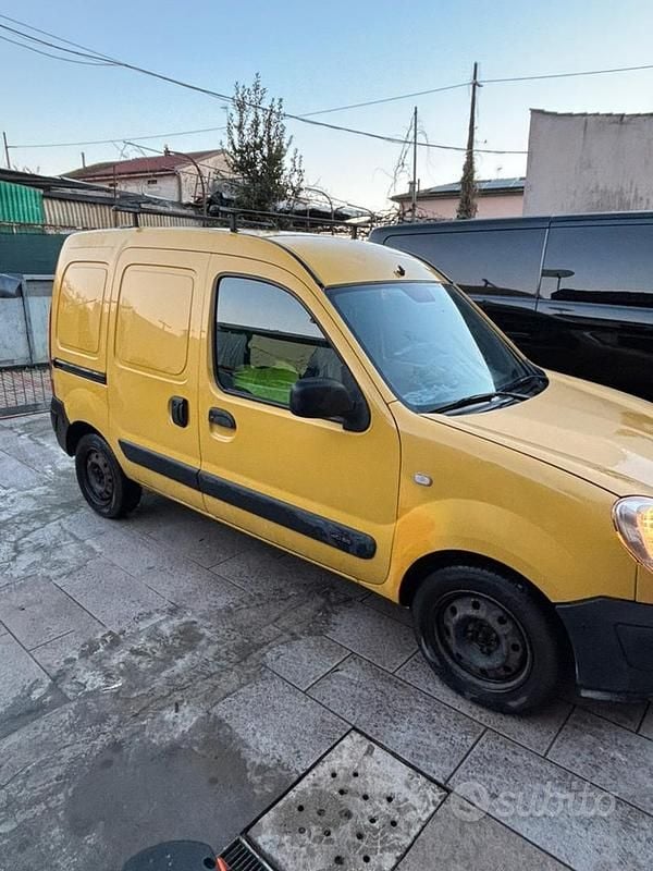Usata Renault Kangoo 84 CV (61 kW) 2007 Giallo Berlina