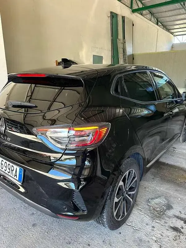 Usata Renault Clio V Techno 101 CV (74 kW) 2023 Nero Berlina
