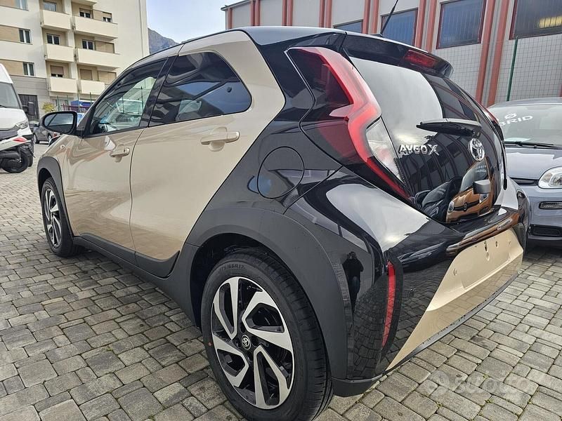Usata Toyota Aygo X Trend 72 CV (52 kW) 2024 Giallo SUV