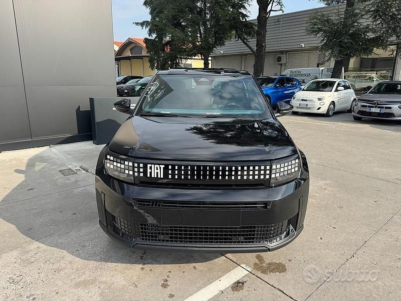 Nuova Fiat Grande Panda Icon 100 CV (73 kW) 2025 Nero Utilitaria