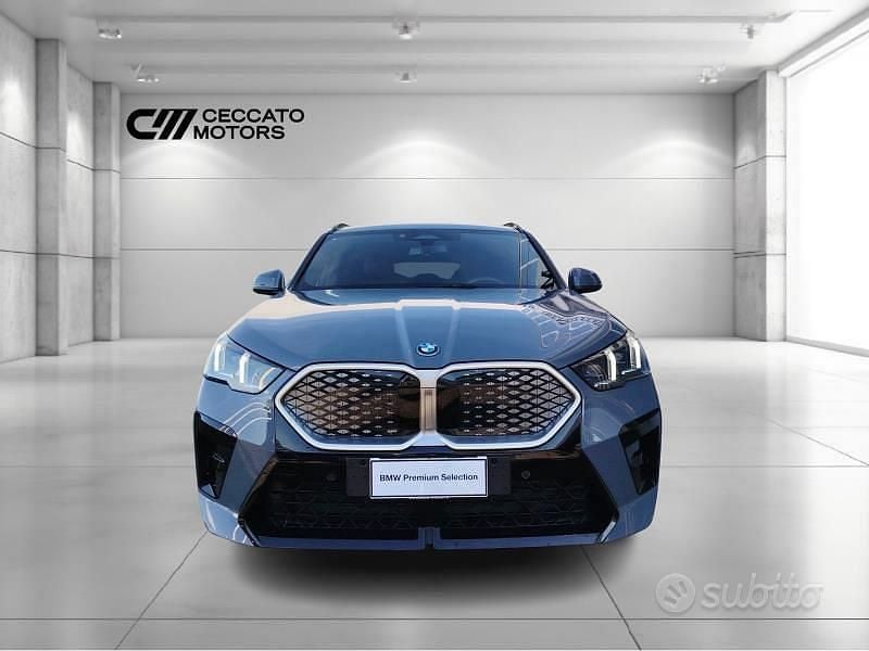 Usata BMW iX2 M Sport 150 kW (204 CV) 2024 Grigio SUV
