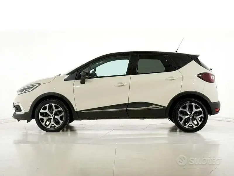 Usata Renault Captur 110 CV (80 kW) 2018 Beige SUV