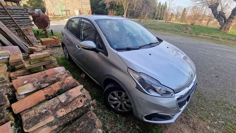 Usata Peugeot 208 Active 75 CV (55 kW) 2015 Utilitaria