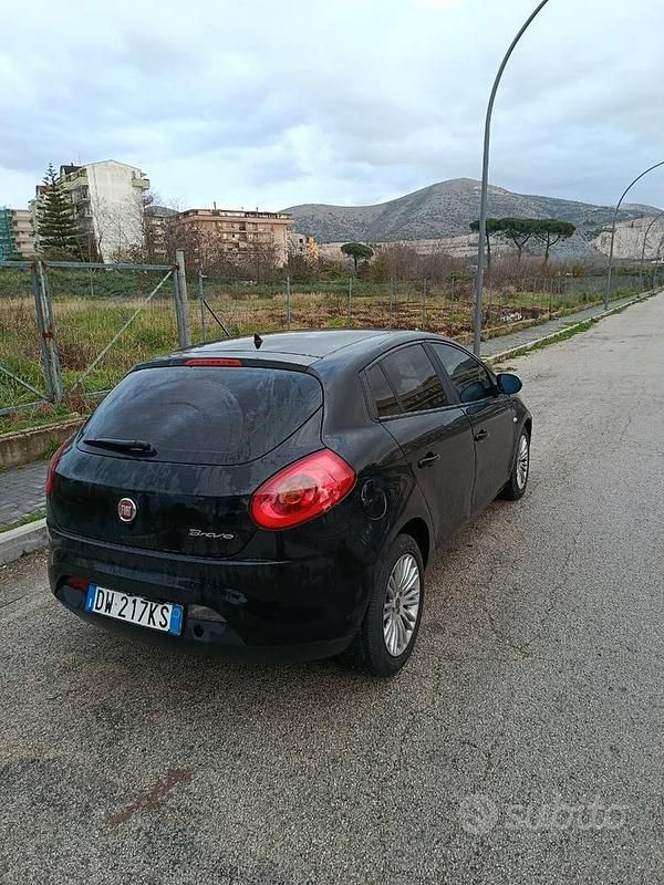 Usata Fiat Bravo 90 CV (66 kW) 2009 Nero Utilitaria