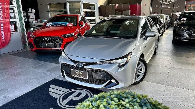Grigio Usata 2022 Toyota Corolla Business Edition Tre volumi | 18.400 € (Buon prezzo) - Immagine 1/4