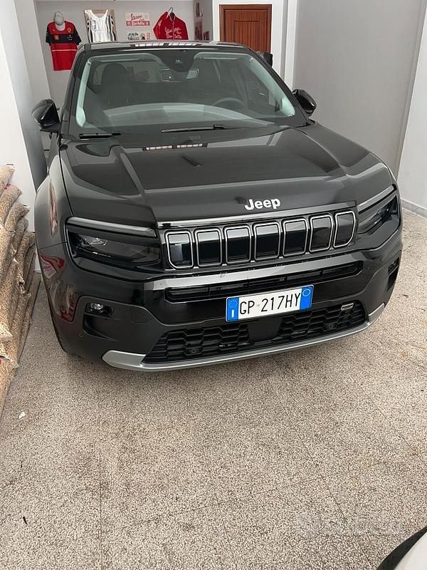 Nero Usata 2023 Jeep Avenger Summit SUV | 23.500 € (Cara) - Immagine 1/4