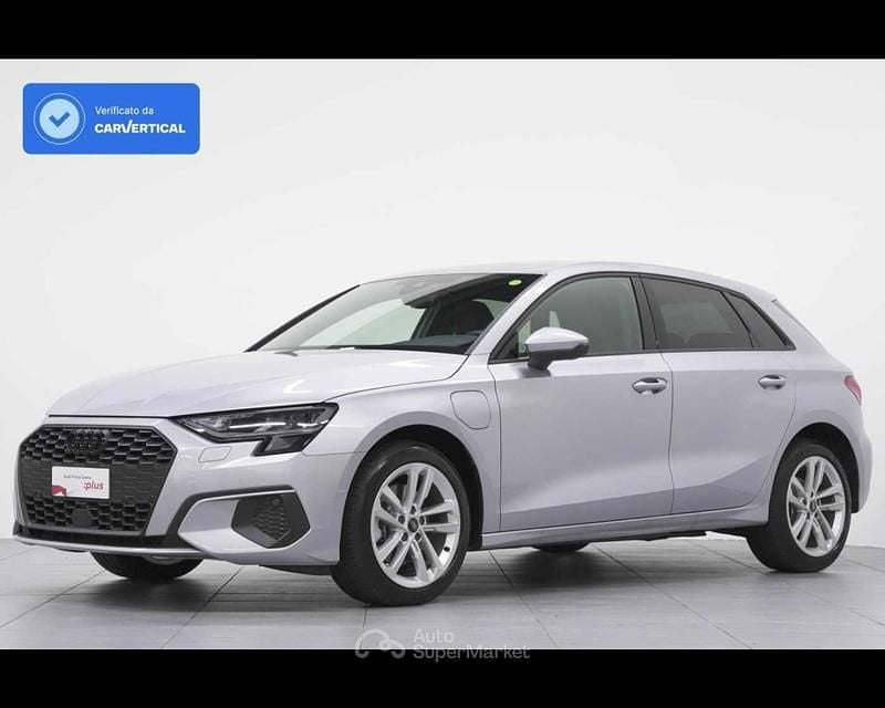 Argento Nuova 2025 Audi A3 e-tron Due volumi | 37.800 € (Super prezzo) - Immagine 1/4
