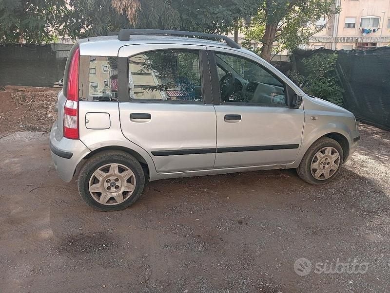 Usata Fiat Panda 69 CV (50 kW) 2005 Grigio Berlina