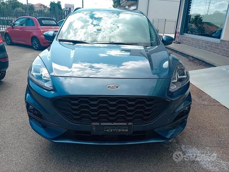 Usata Ford Kuga ST-Line 120 CV (88 kW) 2022 Blu metallizzato SUV