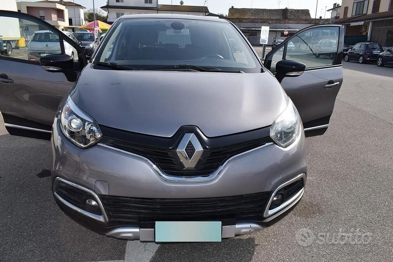 Usata Renault Captur 2015 Grigio SUV