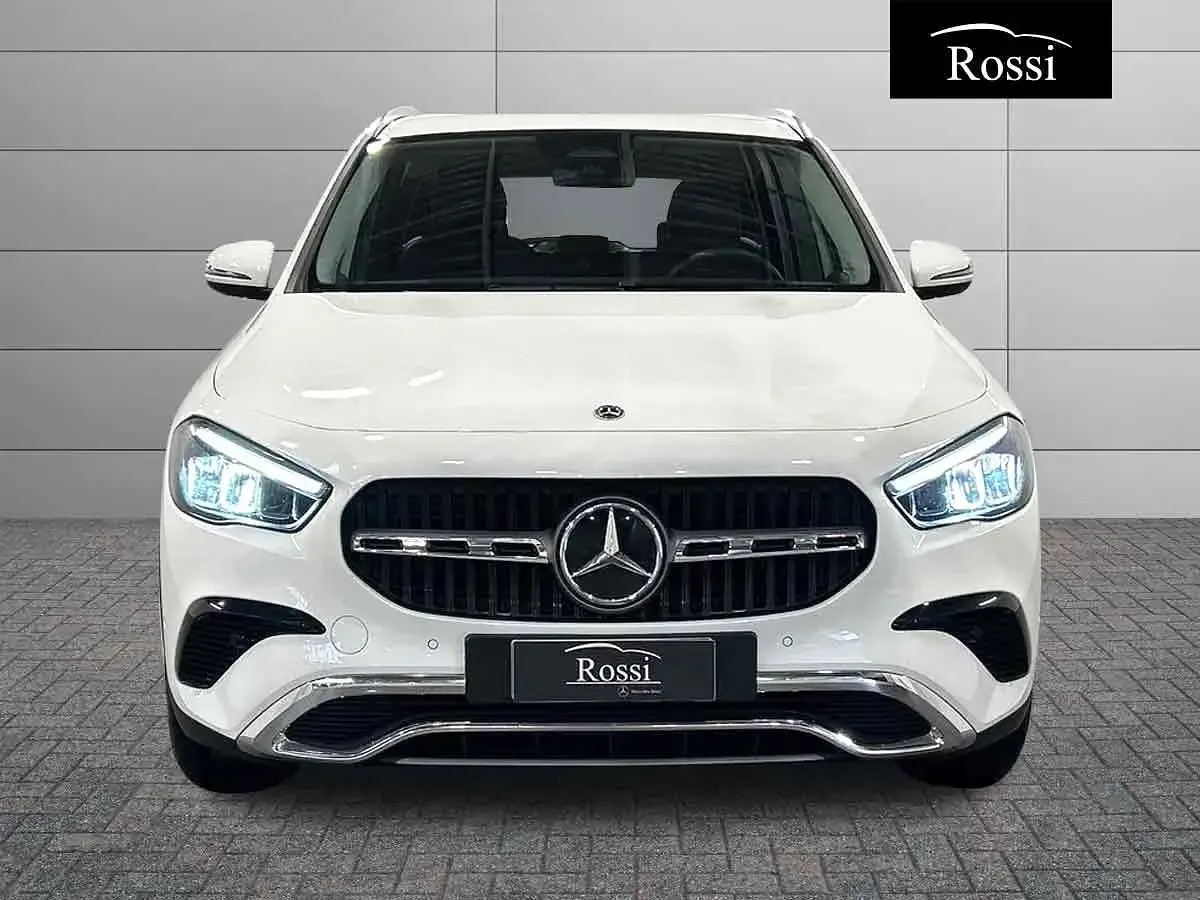Usata Mercedes GLA180 Advanced 116 CV (85 kW) 2025 Bianco polare SUV
