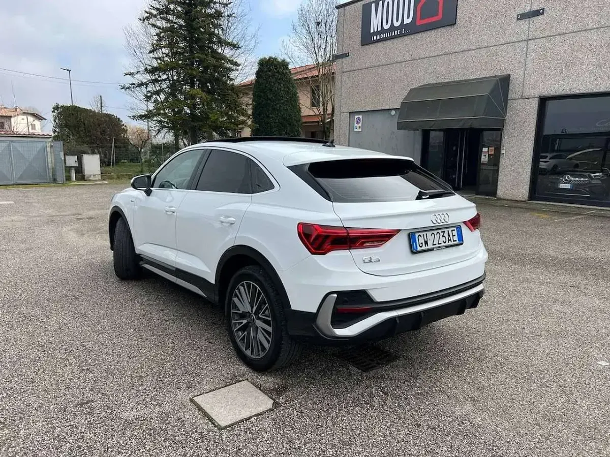 Usata Audi Q3 Sportback S-Line 150 CV (110 kW) 2024 Bianco SUV