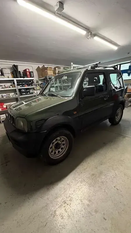 Usata Suzuki Jimny 86 CV (63 kW) 2008 Verde SUV