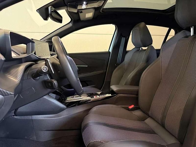 Usata Peugeot 208 GT 131 CV (96 kW) 2023 Grigio Utilitaria