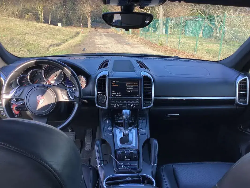 Usata Porsche Cayenne Turbo 241 CV (177 kW) 2011 Nero SUV