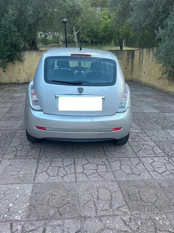 Usata Lancia Ypsilon 60 CV (44 kW) 2011 Utilitaria