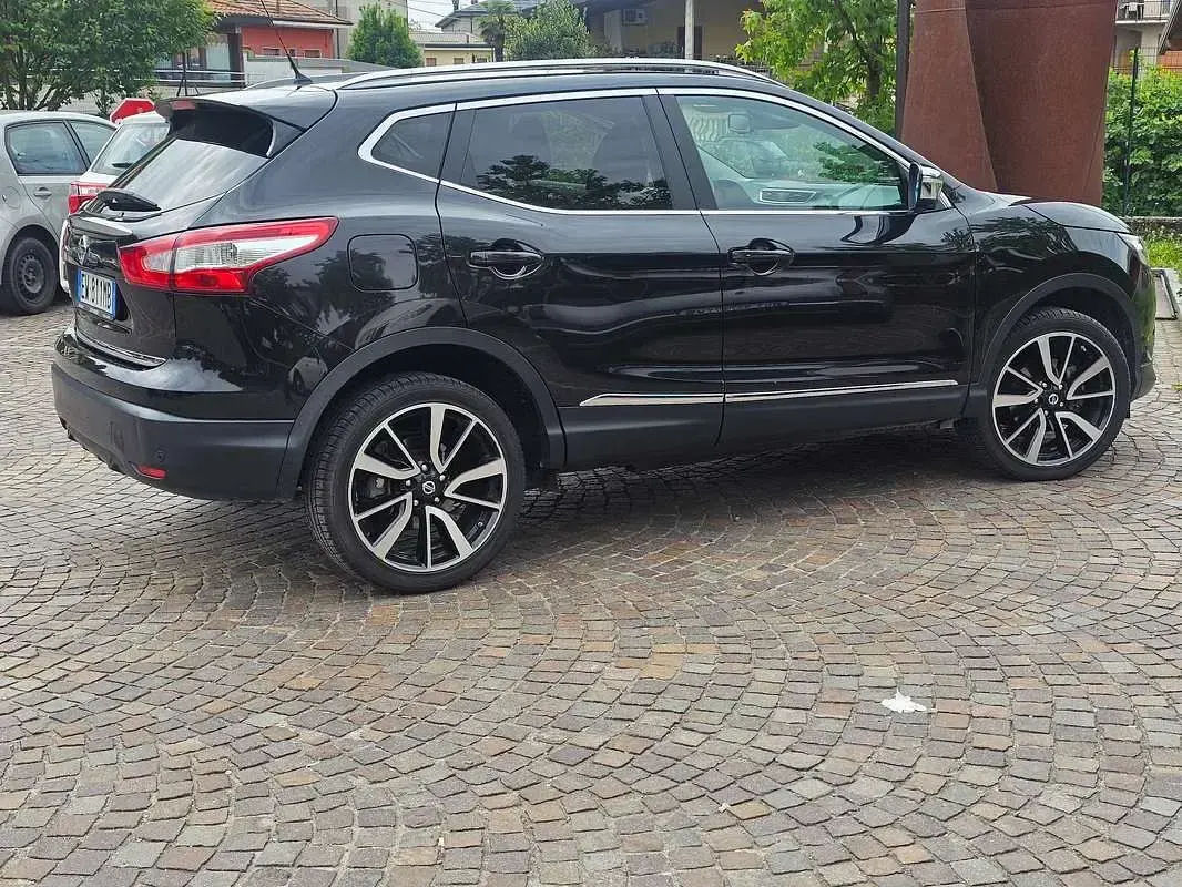 Usata Nissan Qashqai Tekna 131 CV (96 kW) 2014 Nero SUV