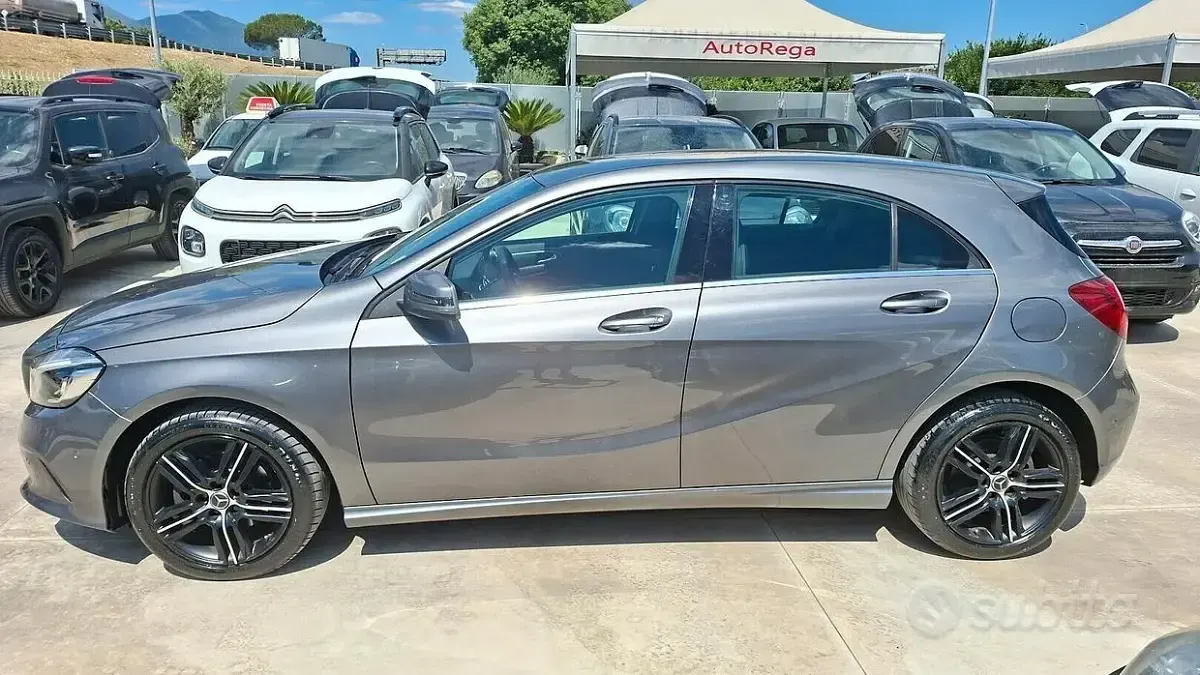 Usata Mercedes A200 Premium 136 CV (100 kW) 2016 Grigio Utilitaria