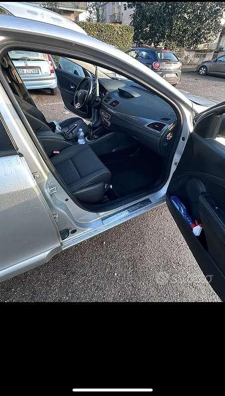 Usata Renault Mégane GrandTour LIMITED 110 CV (80 kW) 2015 Grigio Station wagon