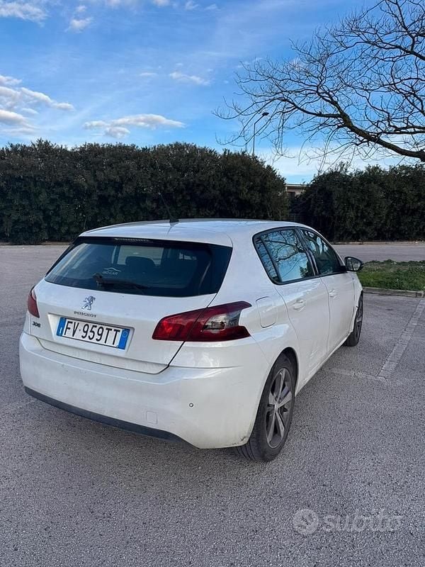 Usata Peugeot 308 131 CV (96 kW) 2019 Berlina