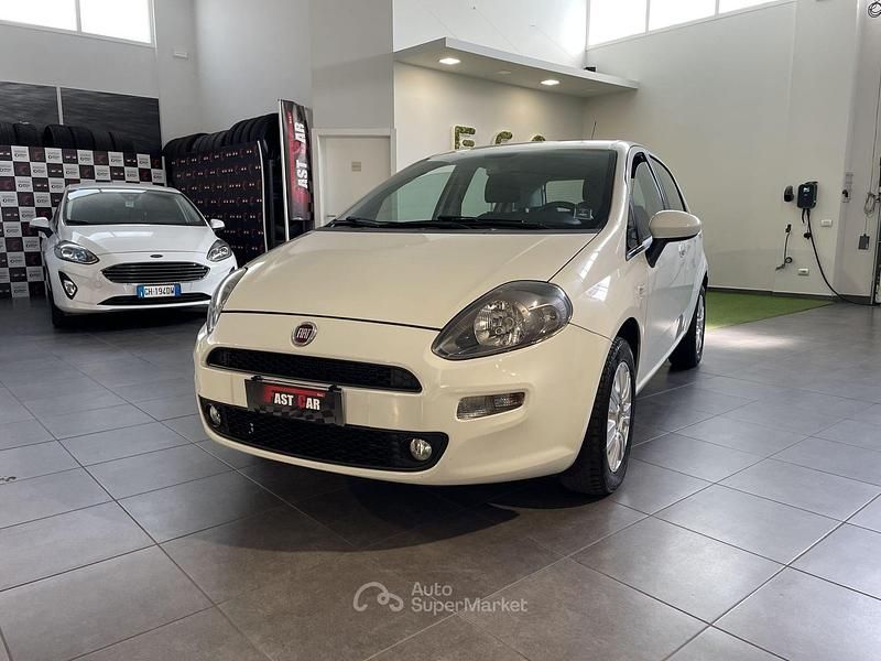Bianco Usata 2013 Fiat Punto Lounge Due volumi | 6900 € (Cara) - Immagine 1/4