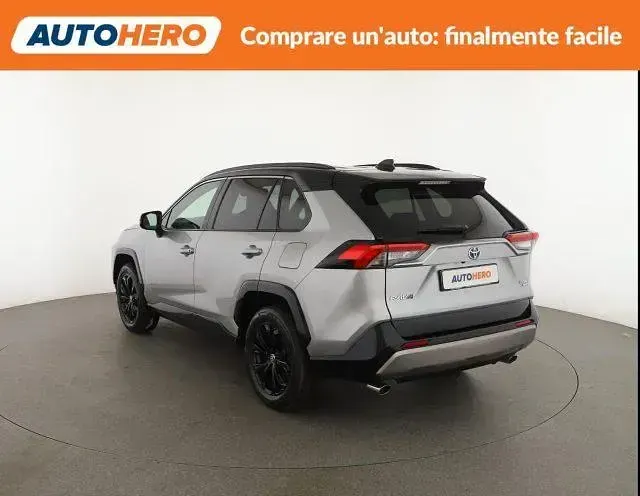 Usata Toyota RAV4 Hybrid Style 178 CV (130 kW) 2022 Argento SUV