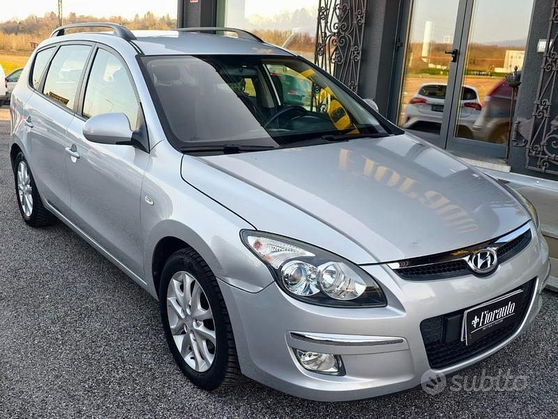 Usata Hyundai i30 Active 109 CV (80 kW) 2010 Grigio Station wagon