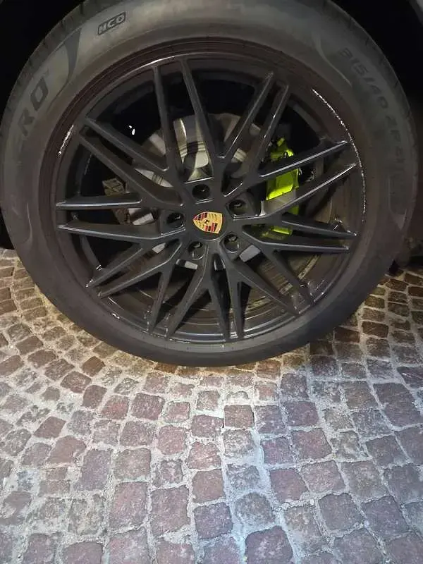 Usata Porsche Cayenne E-Hybrid 305 CV (224 kW) 2025 Grigio SUV