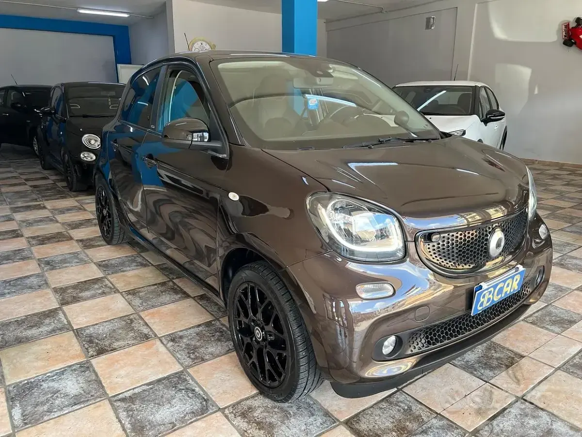 Usata Smart ForFour Prime 90 CV (66 kW) 2018 Nero Utilitaria