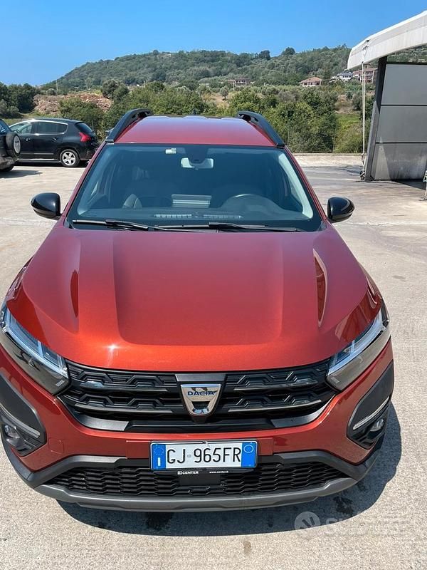 Usata Dacia Jogger Extreme 110 CV (80 kW) 2022 Marrone Monovolume